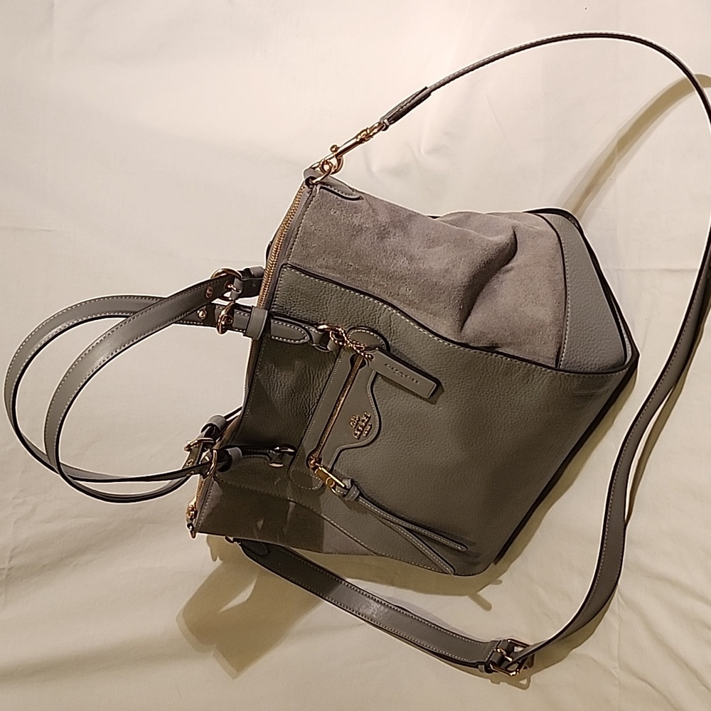 Coach purse - Picture 2 of 7